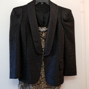 Fitted Chic Blazer with Structured Shoulders